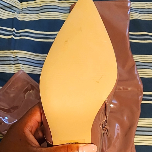 Thigh-high patent leather boots - Picture 2 of 4